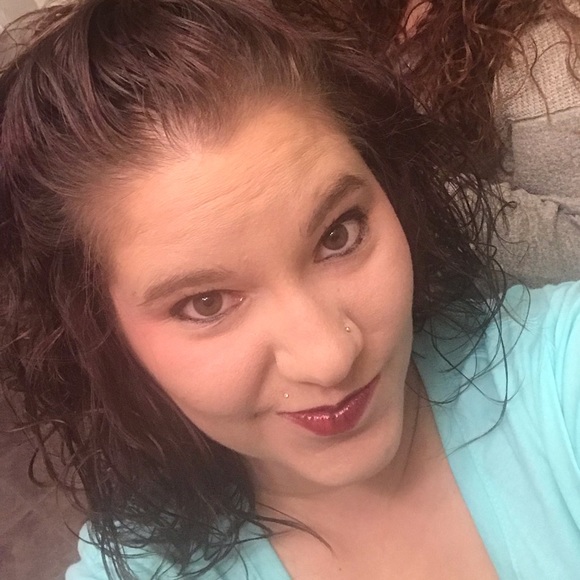 Meet your Posher, Renee - Picture 1 of 1